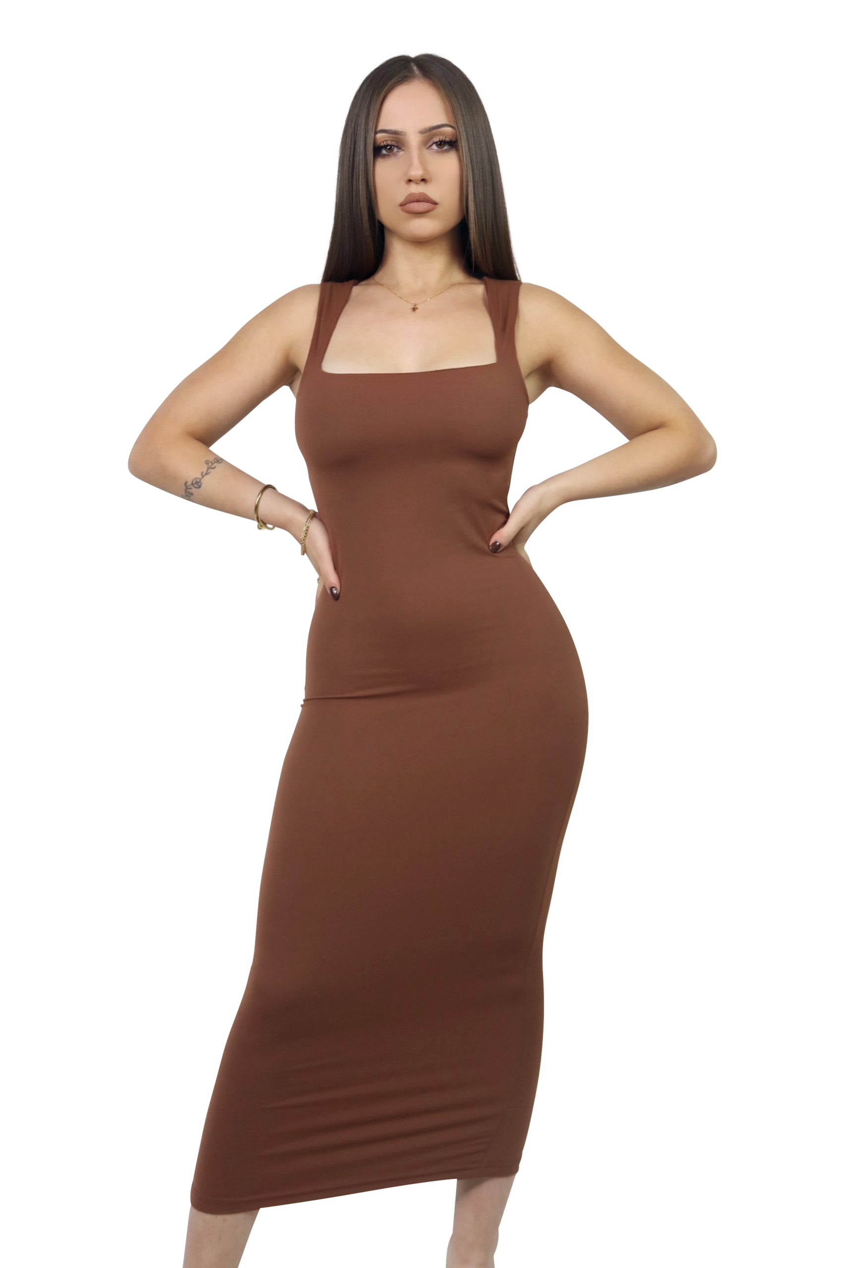 Brown maxi dress with square neckline | IQUONIQUE Brown maxi dress with square neckline | IQUONIQUE