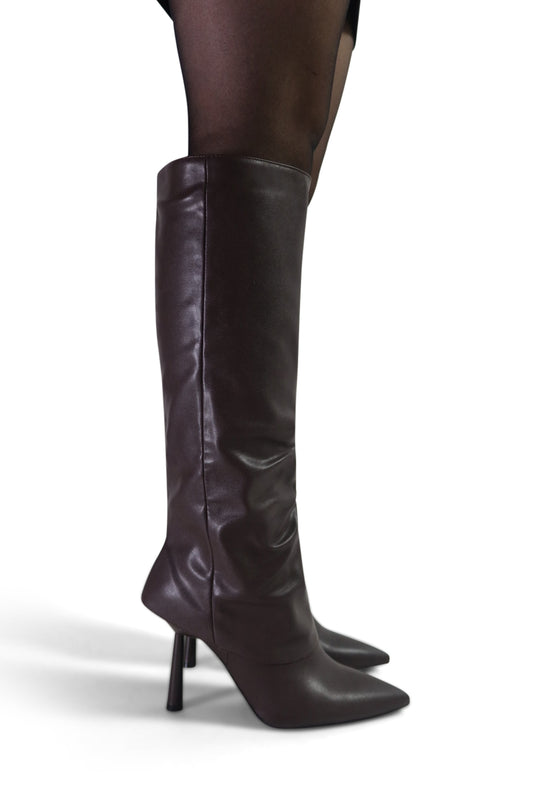 Megan - Brown boot with geometric heel