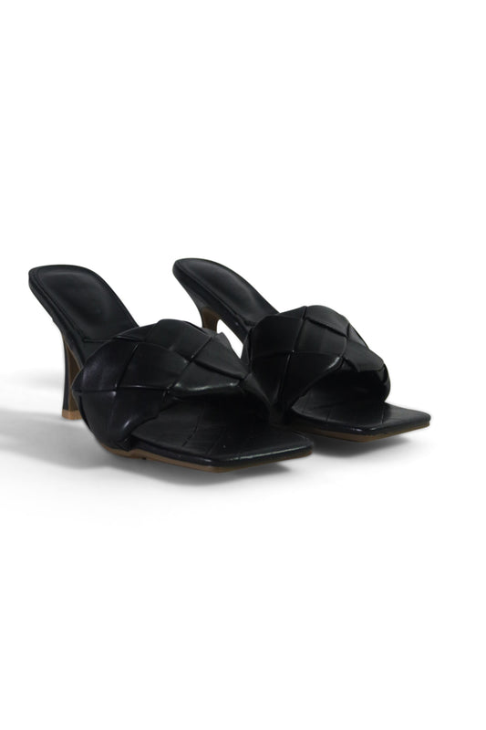 Claire - Black braided sandal